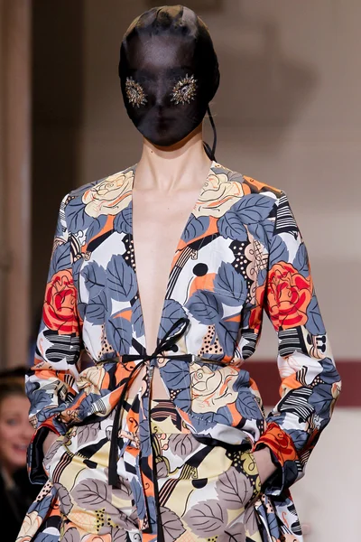 Look 14